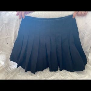 Brandy Melville Pleated Black High Waisted Tennis Skirt.